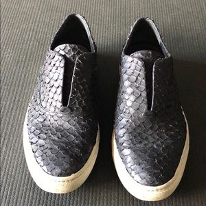 Vince black leather sneakers size 5.5